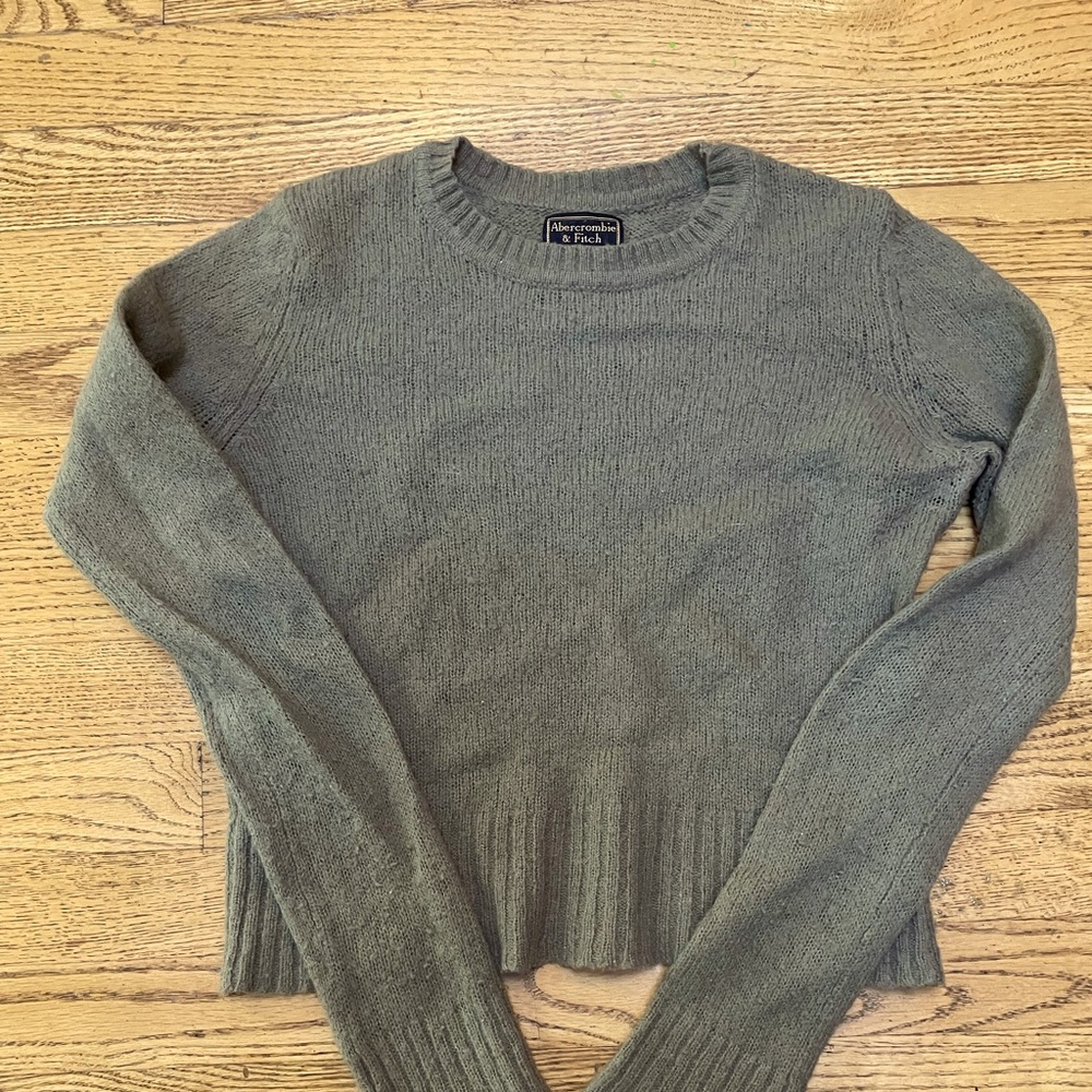 Abercrombie & Fitch cropped sweater